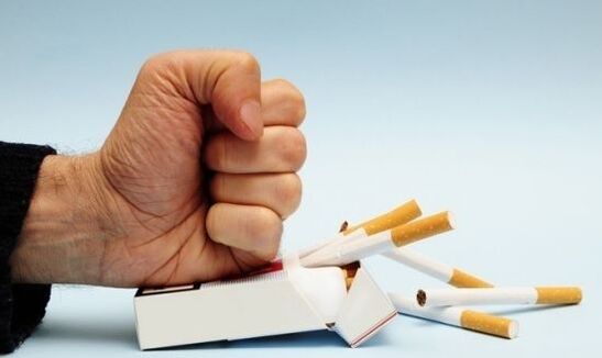 Mesti rūkyti išvengsite pirštų sąnarių skausmo